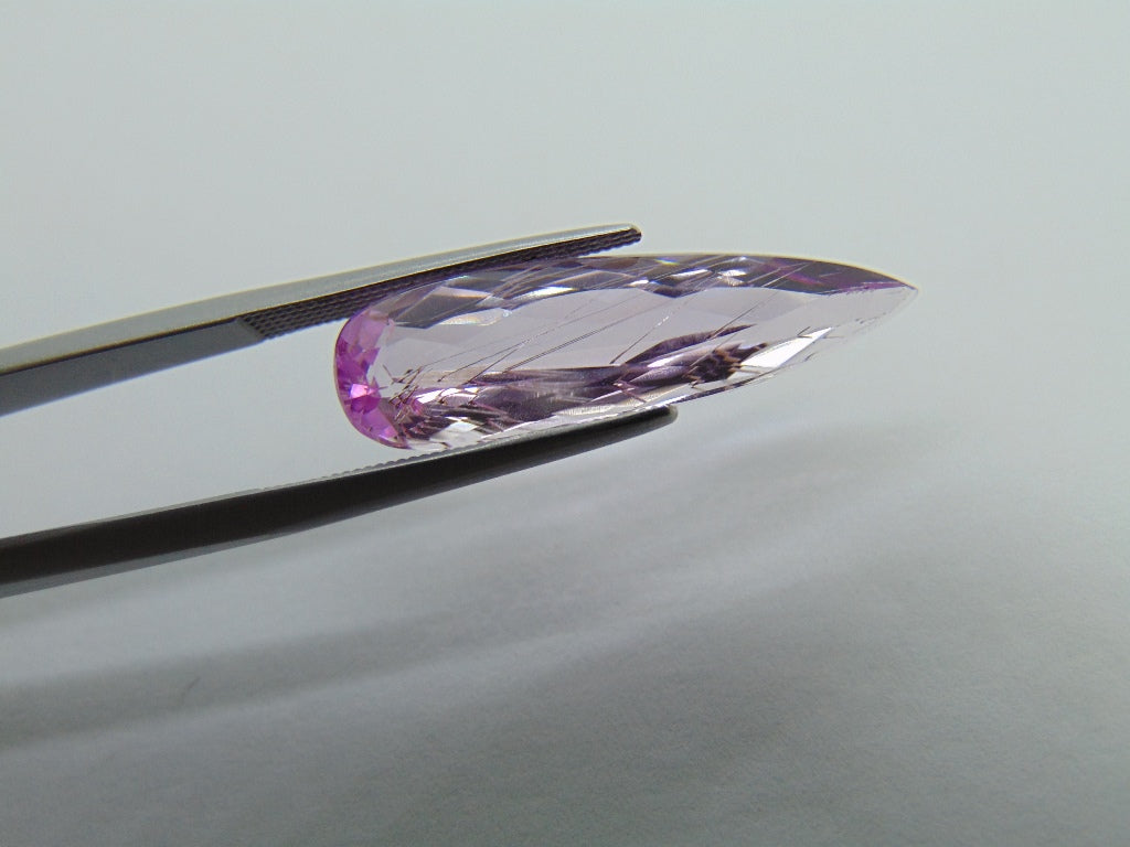 Kunzita de 8,60ct com Agulhas 26x8mm