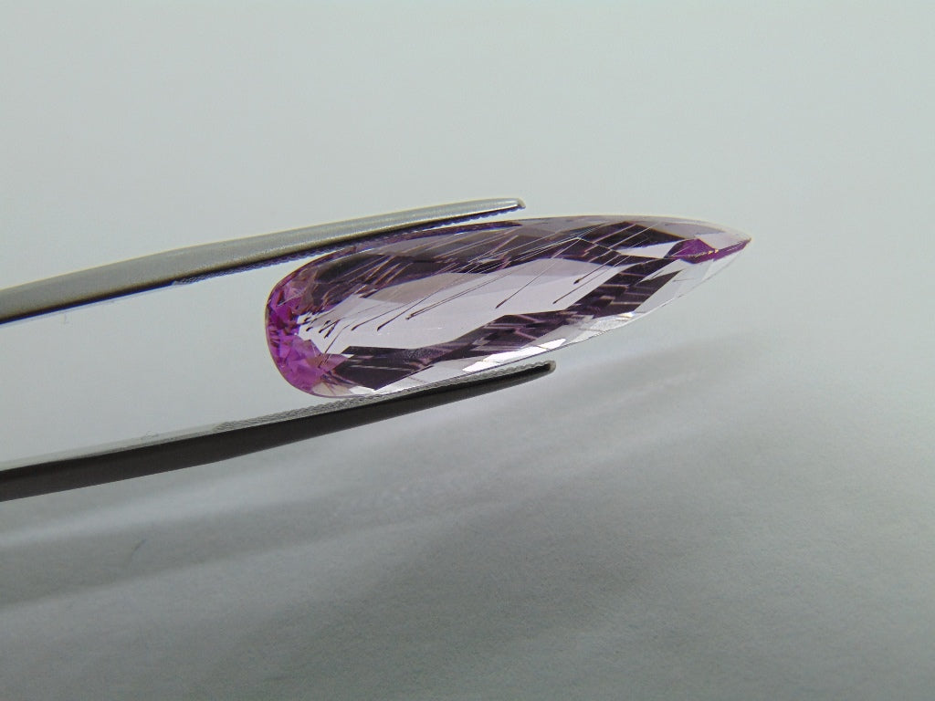 Kunzita de 8,60ct com Agulhas 26x8mm