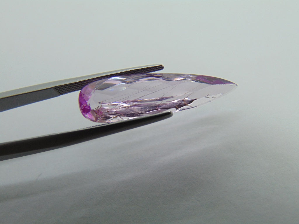 Kunzita de 8,60ct com Agulhas 26x8mm