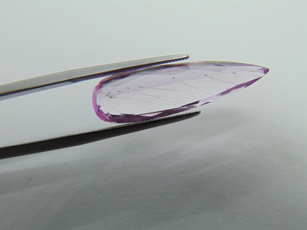 Kunzita de 8,60ct com Agulhas 26x8mm