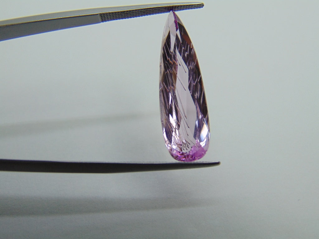 Kunzita de 8,60ct com Agulhas 26x8mm