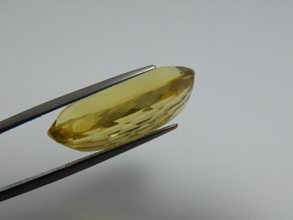 Ouro verde 24,20 quilates 25 x 16 mm