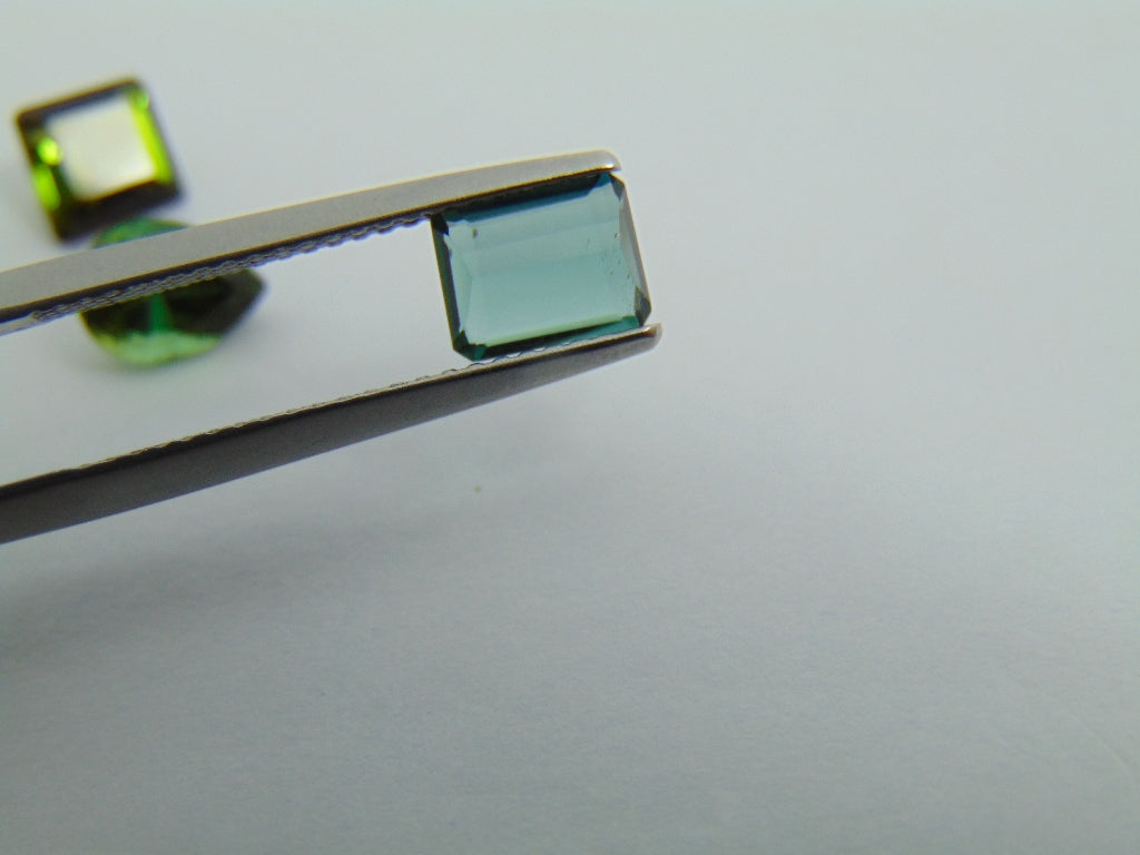 Turmalina de 2,68 quilates (mistura)