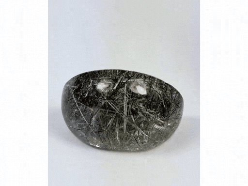 106.15ct Quartz Inclusion 35x25mm