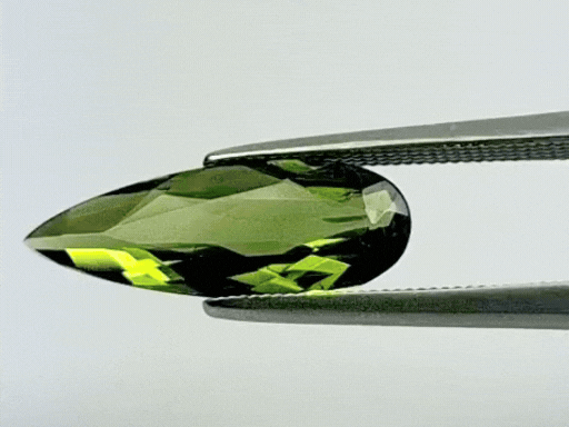 2.02ct Turmalina 17x6mm