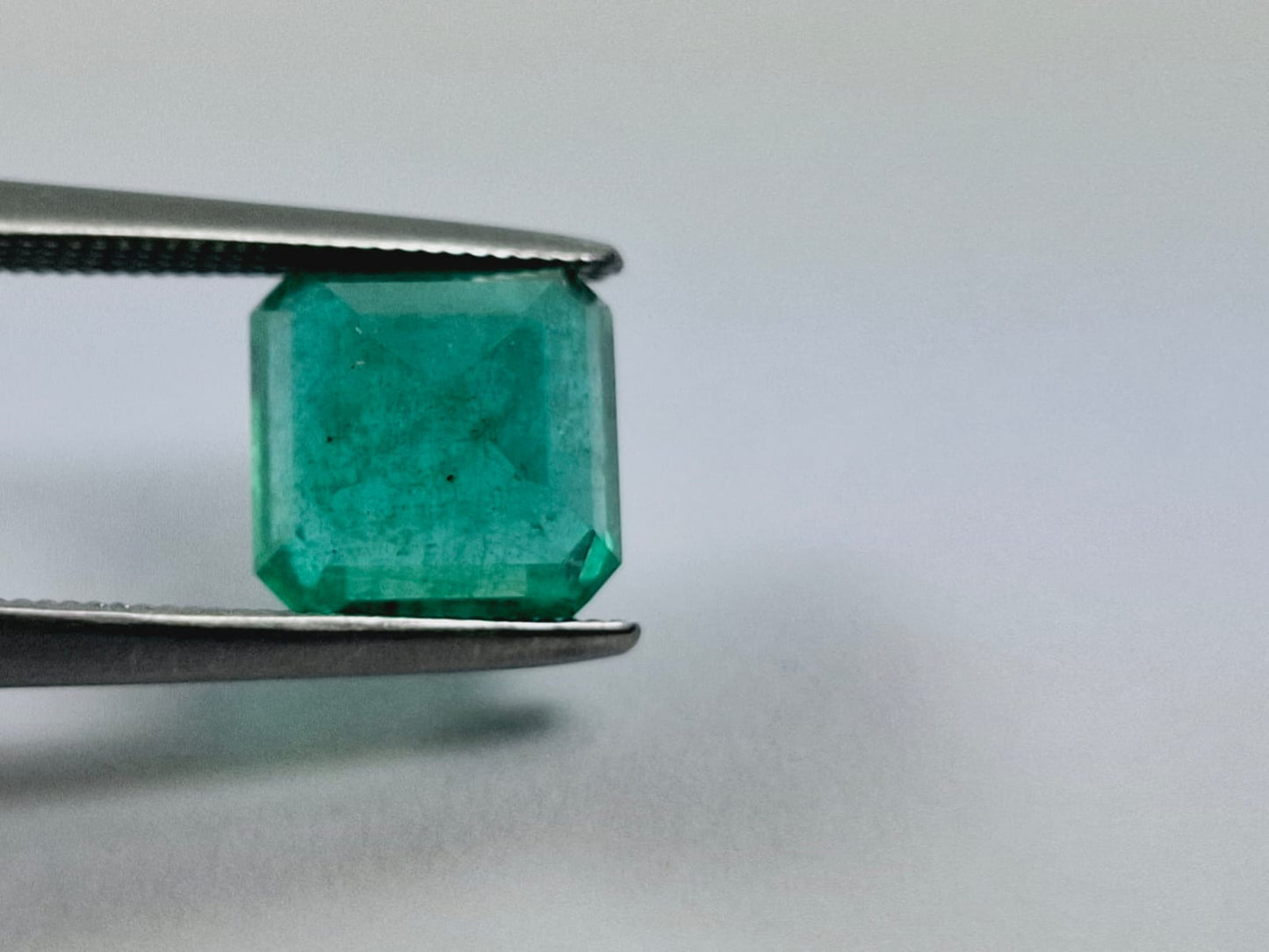 2.75ct Emerald 8mm
