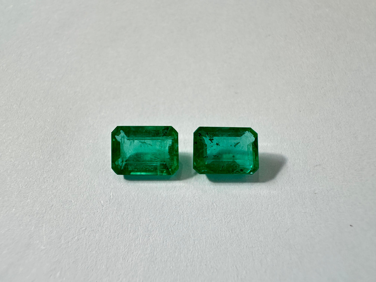 2.85ct Esmeralda Par 8x6mm