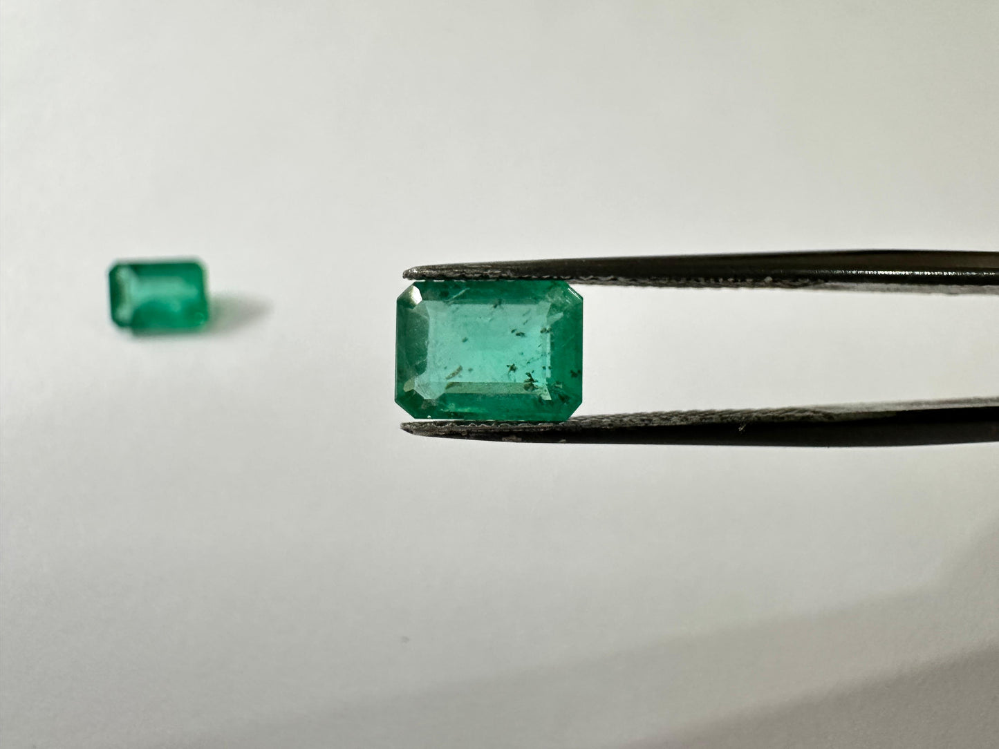 2.85ct Esmeralda Par 8x6mm