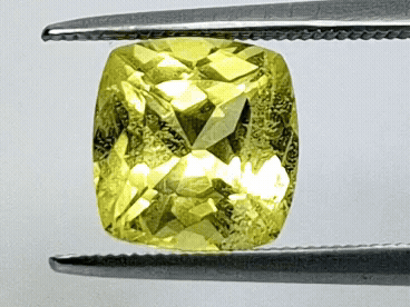 3.40ct Chrysolite 8mm