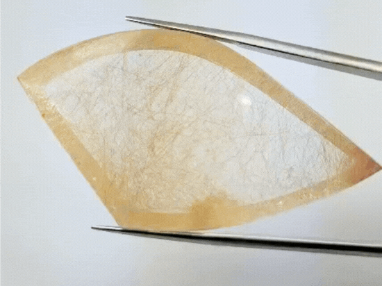 71.90ct Quartzo com Inclusão 55x30mm