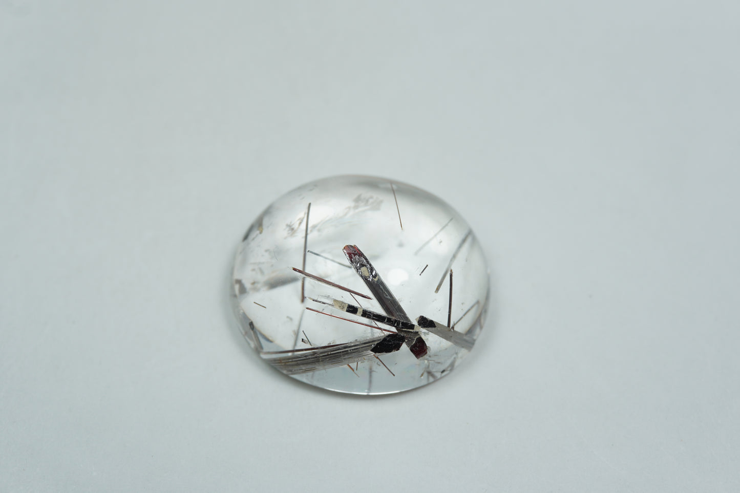 29.05ct Quartzo com inclusão cabochão 22x19mm