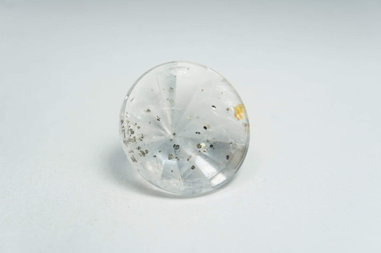 21ct Quartz with inclusion 19mm