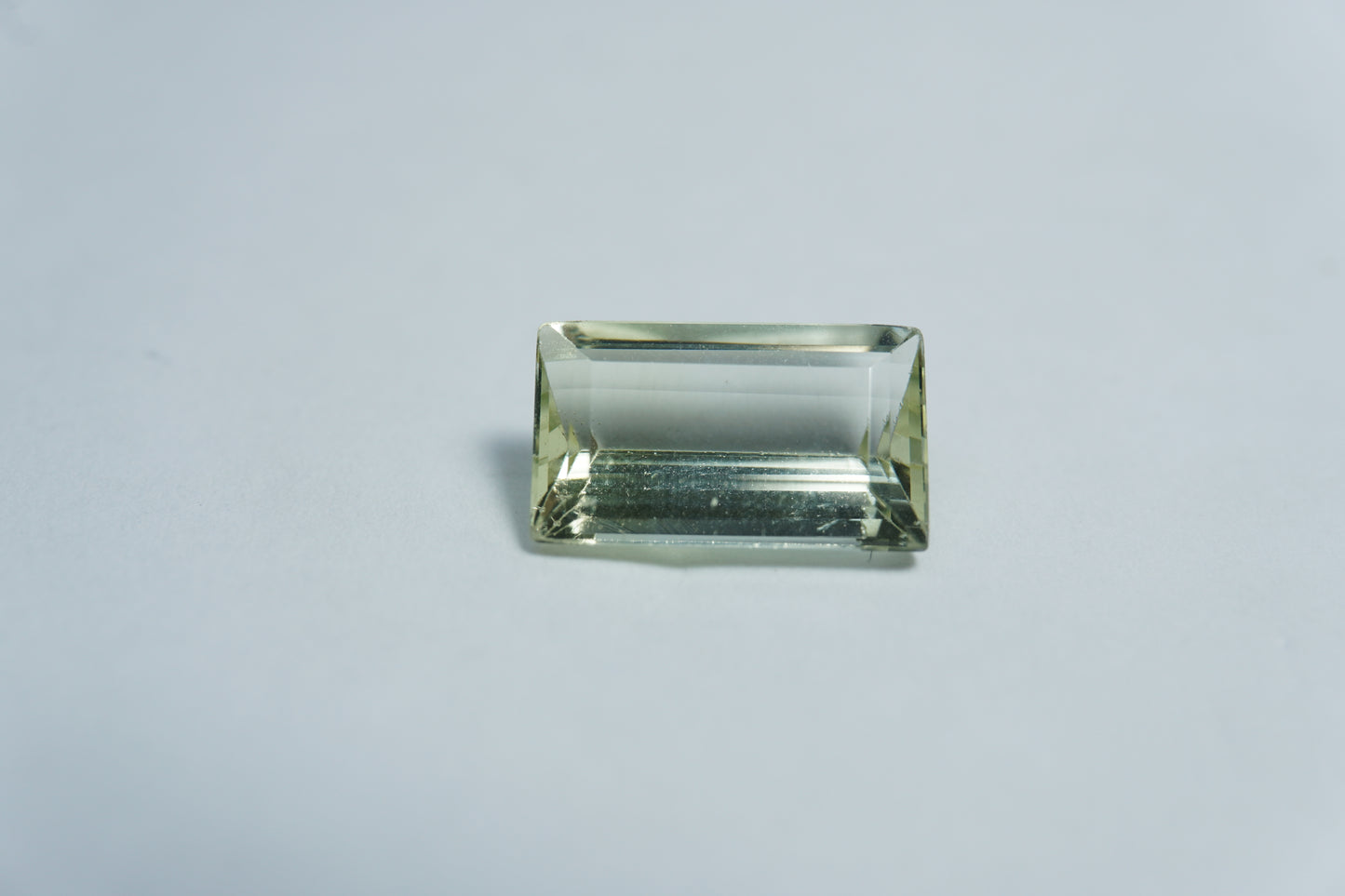 3ct Berilo verde 12x7mm