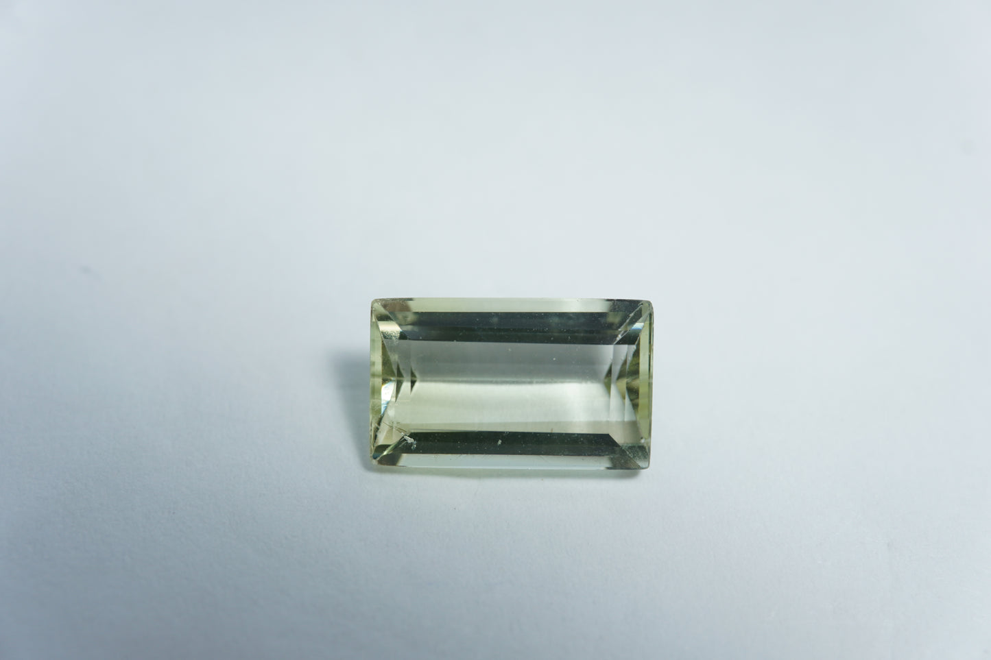 3ct Berilo verde 12x7mm