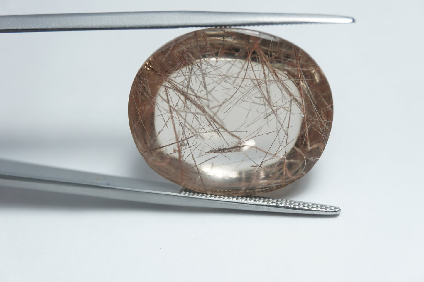 36.50ct Quartzo com inclusão cabochão 24x11mm