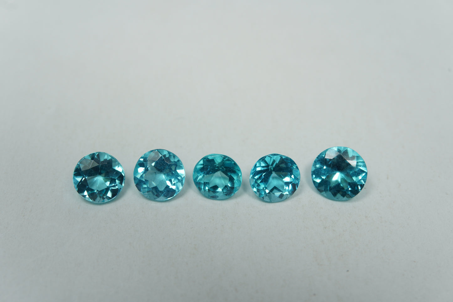 4.39ct Apatite 6mm
