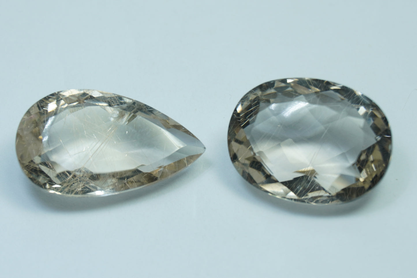 38.95ct Quartz with inclusion 25x14mm 21x17mm