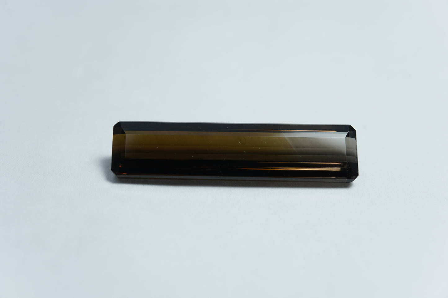 11.50ct Turmalina bicolor 30x7mm