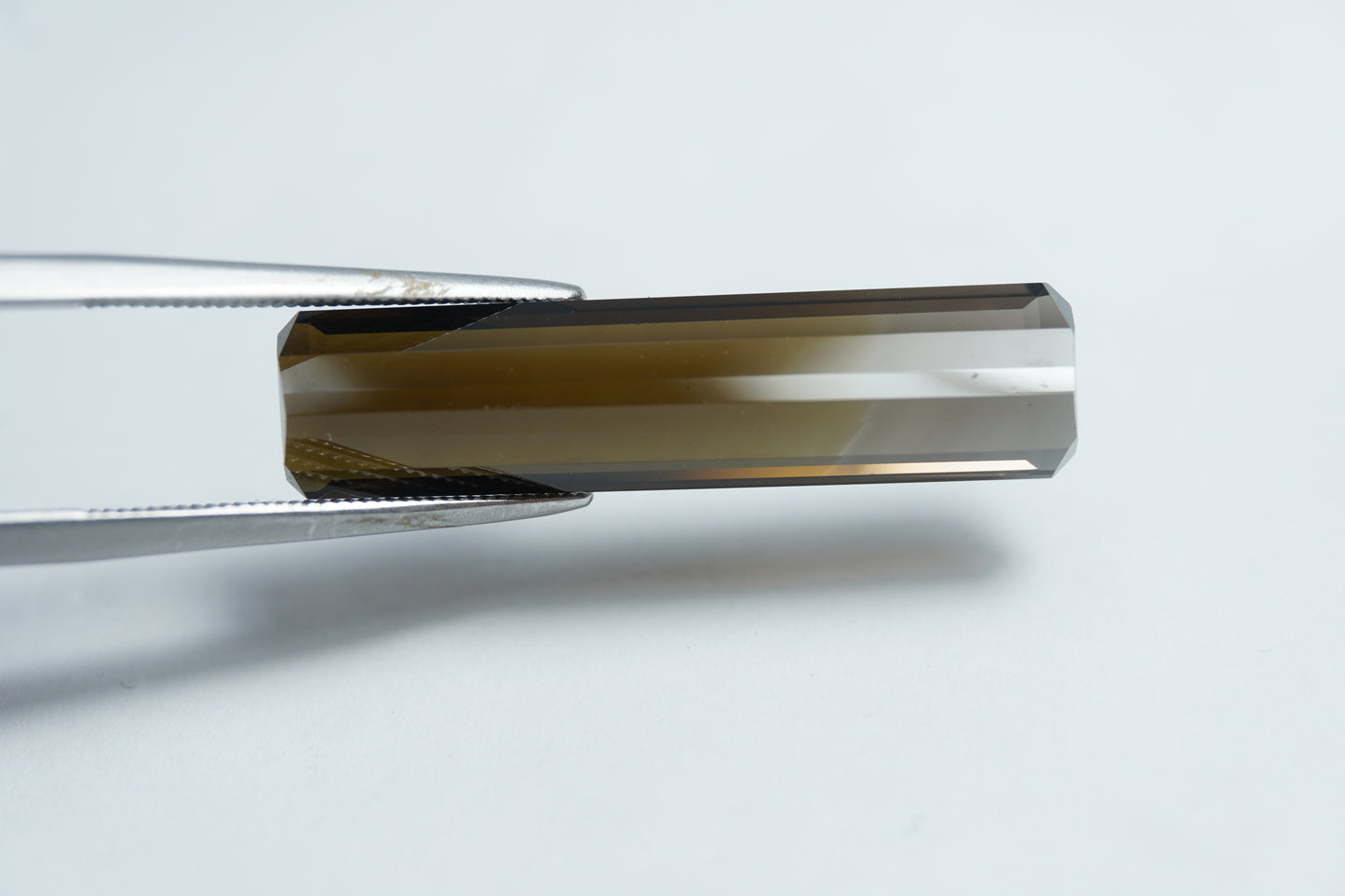 11.50ct Turmalina bicolor 30x7mm