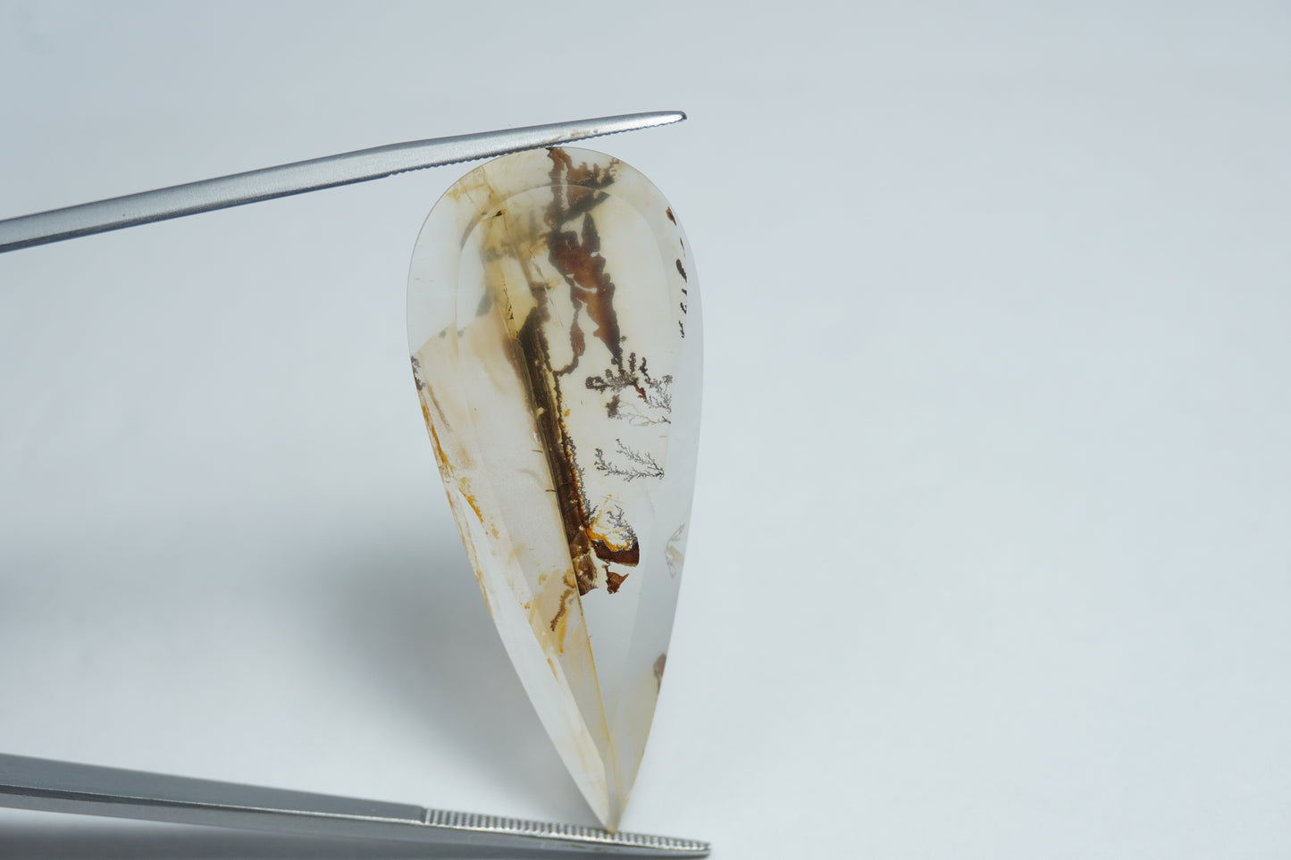 29.70ct Dendrita 44x18mm