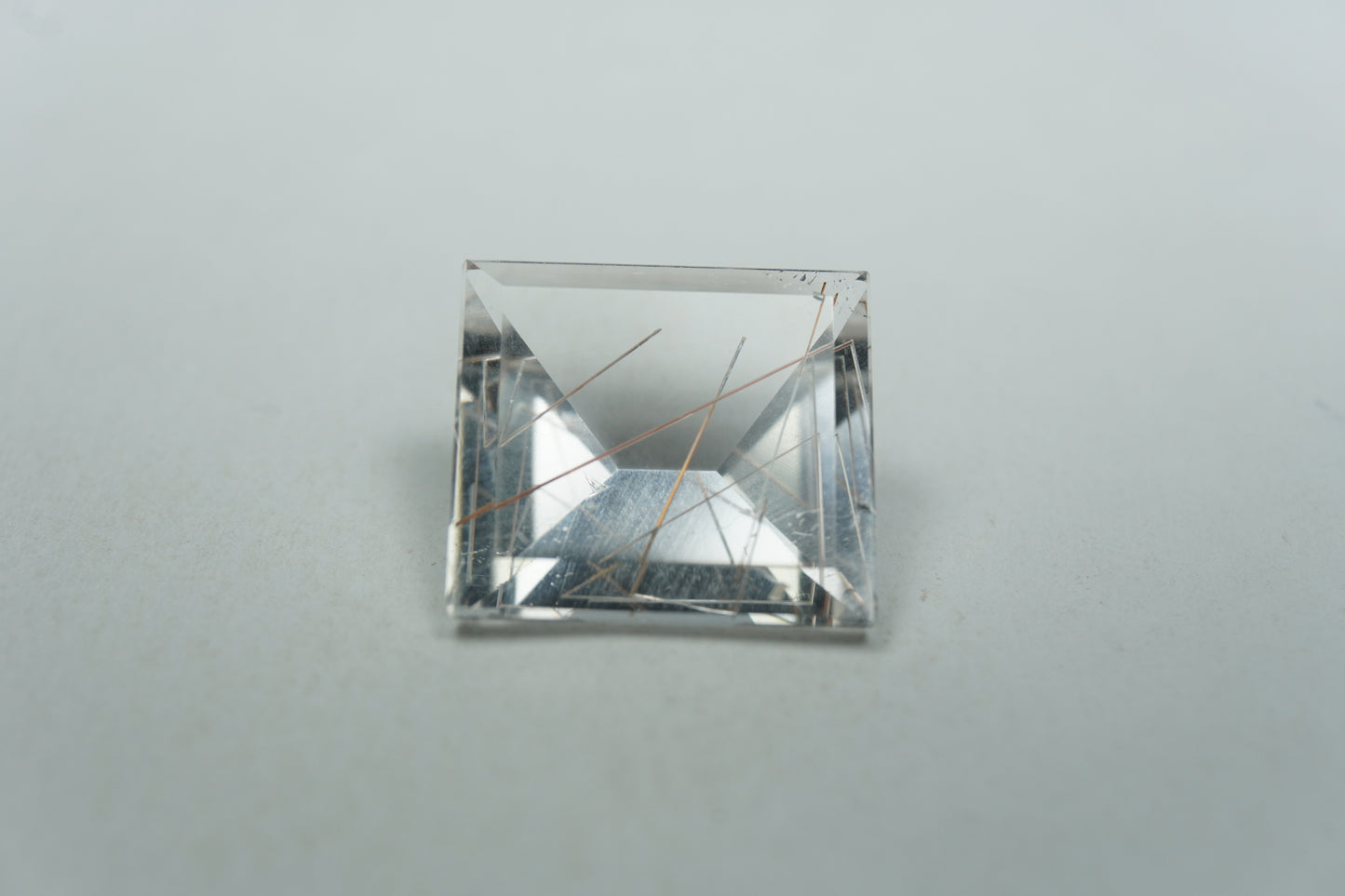 9.40ct Quartzo com inclusão 15x13mm