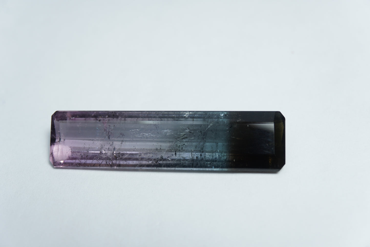 14.45ct Turmalina bicolor 35x9mm