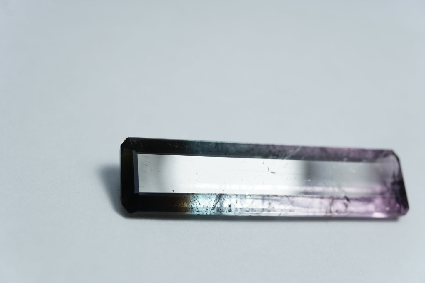 14.45ct Turmalina bicolor 35x9mm
