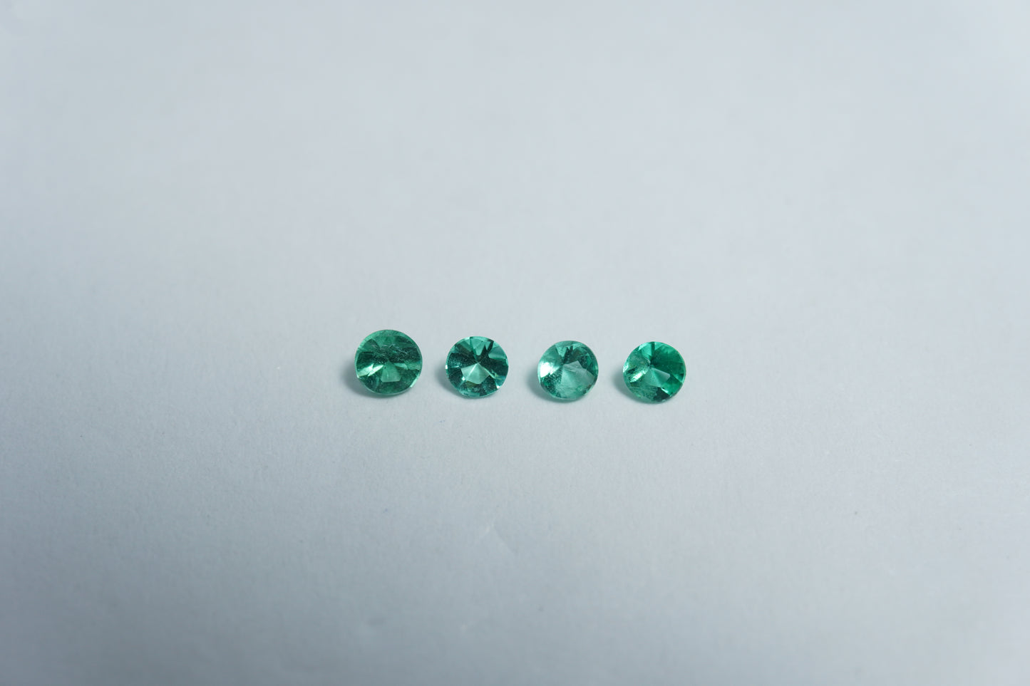 0.22ct Esmeralda 2mm