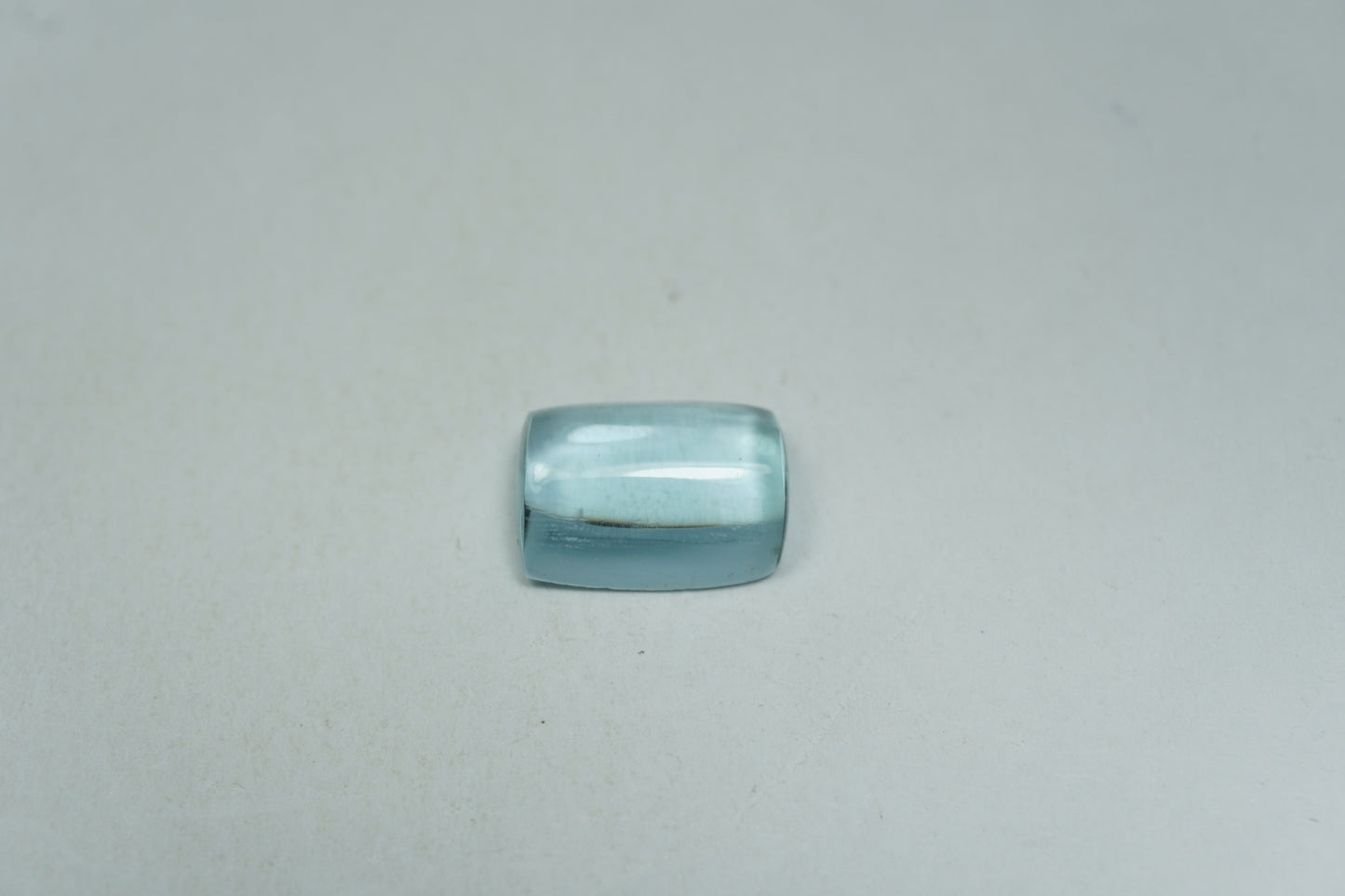 3.69ct Água-marinha cabochão 11x8mm