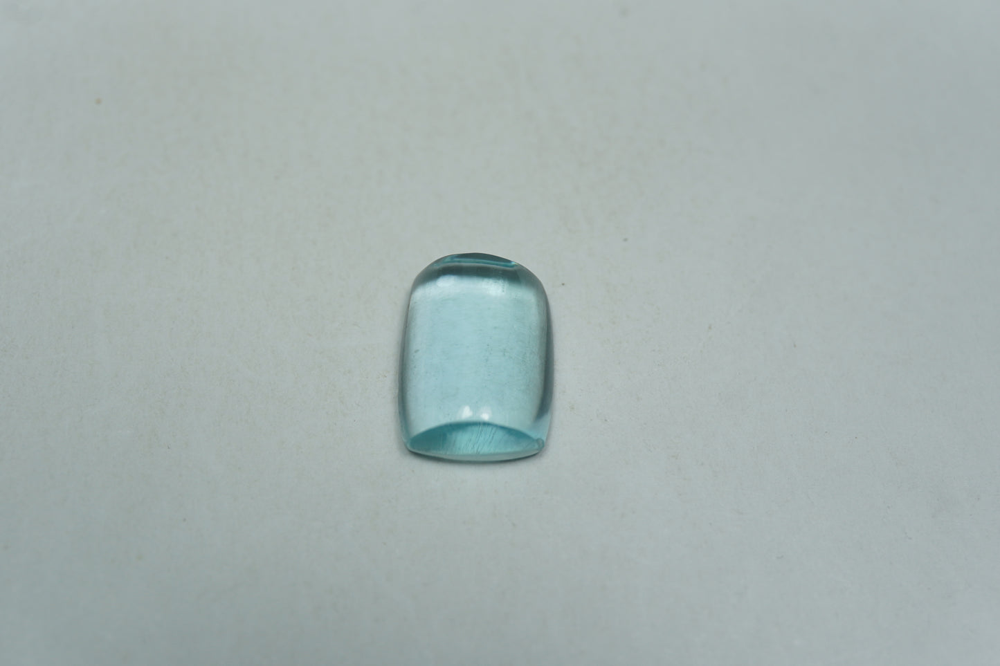 3.69ct Água-marinha cabochão 11x8mm