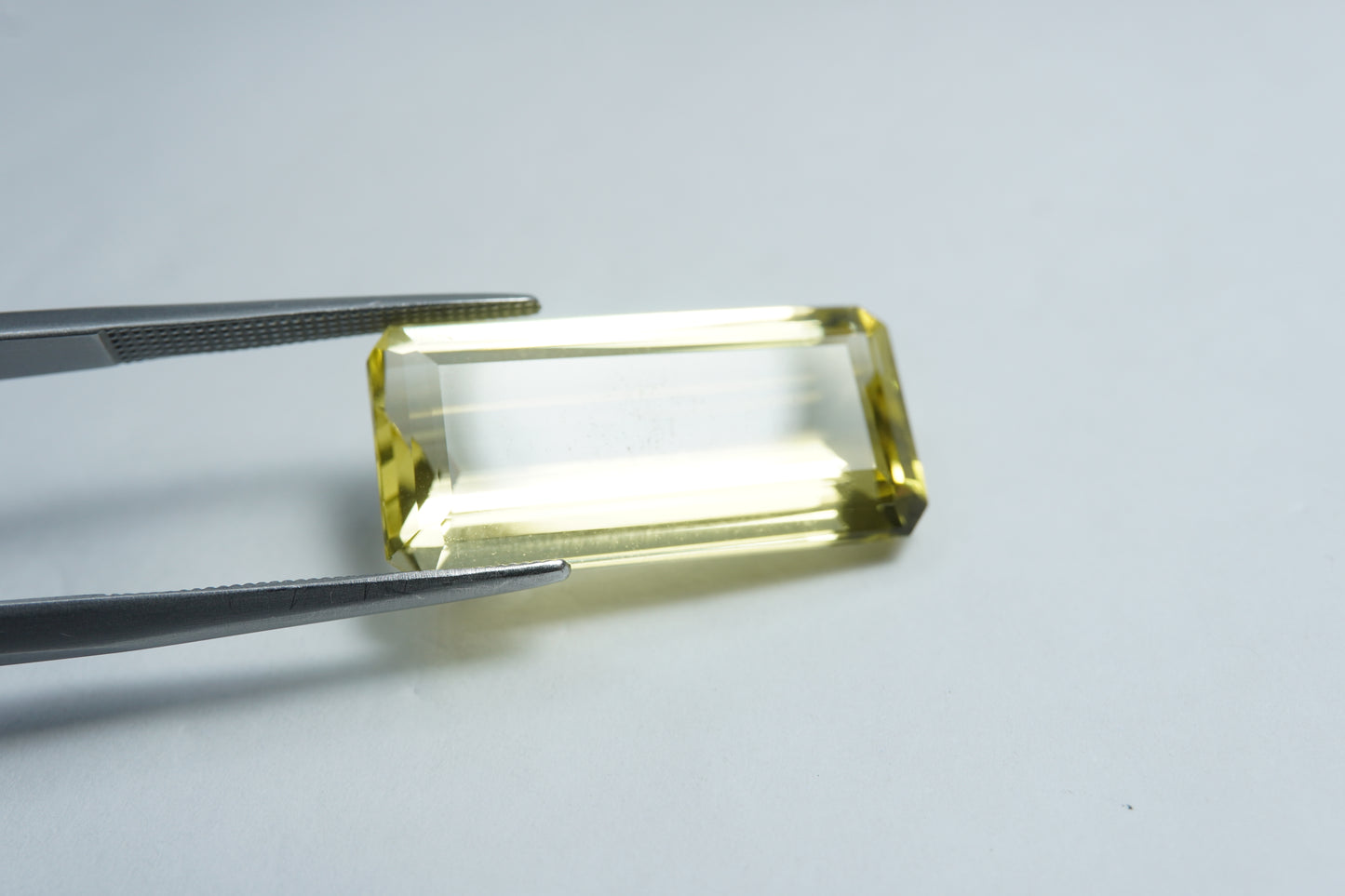 17ct Green gold 25x12mm