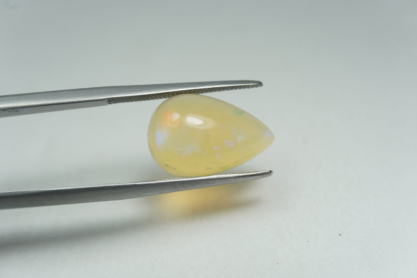 2.93ct Opala cabochão 15x10mm
