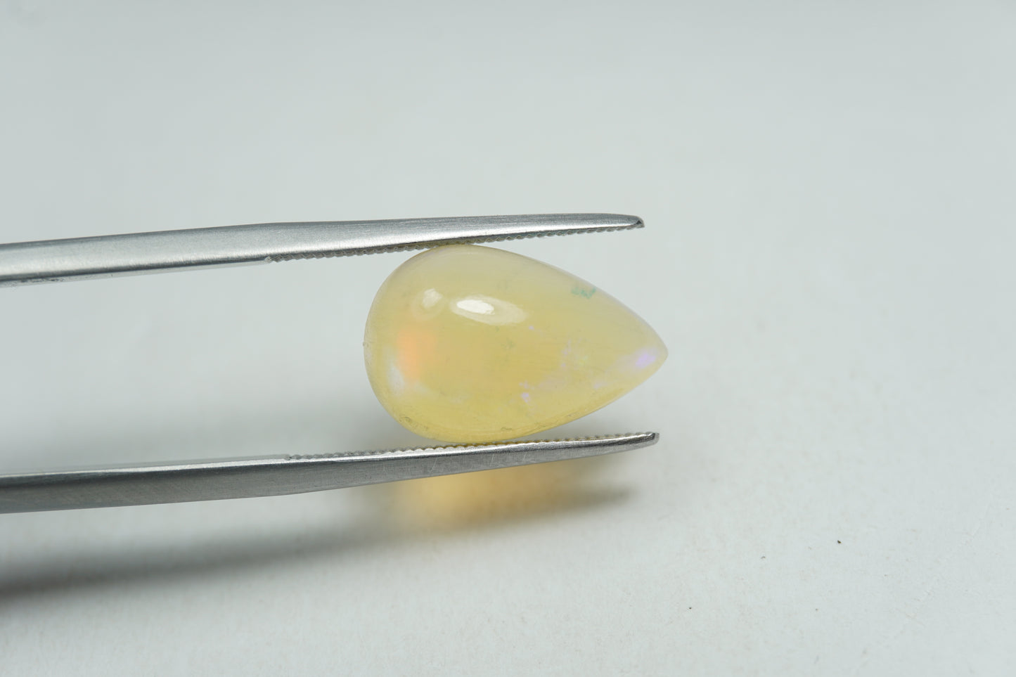 2.93ct Opala cabochão 15x10mm