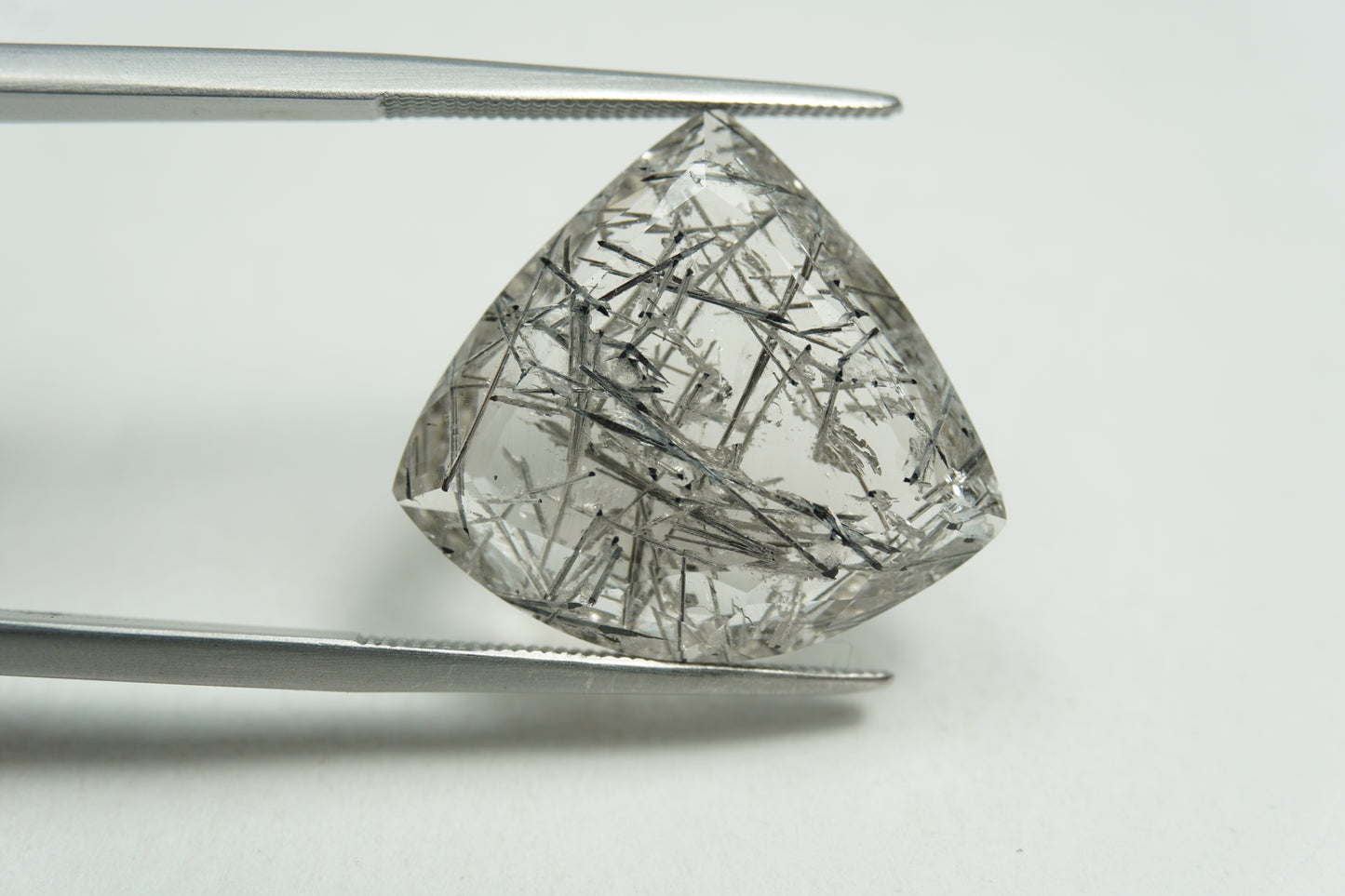 13.77ct Quartzo com inclusão 21x19mm