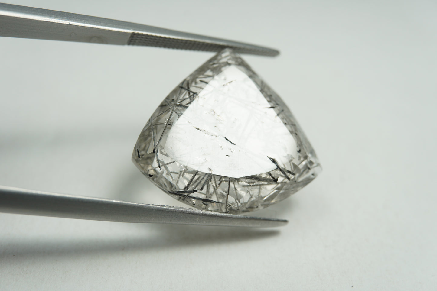 13.77ct Quartzo com inclusão 21x19mm