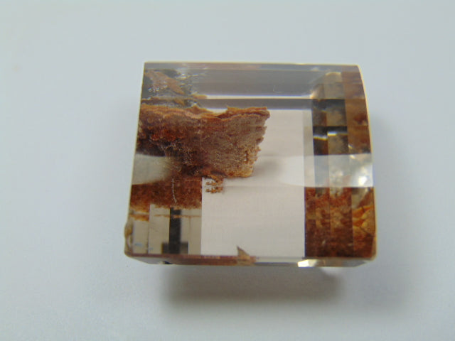 89ct Quartz Inclusion 26x25mm