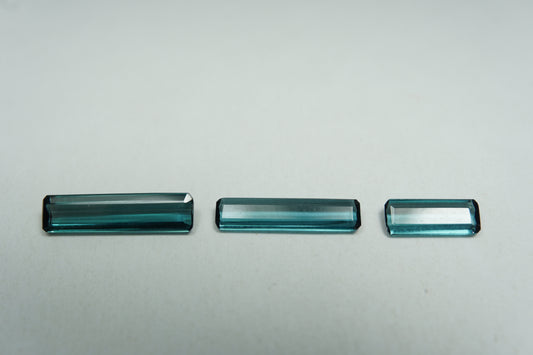1.93ct Turmalina azul 13x3.5mm / 13x3mm / 8x3mm