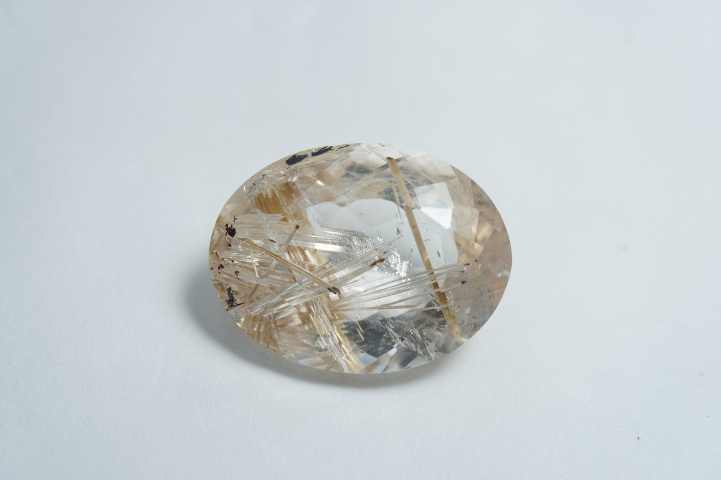 18.10ct Quartz with inclusion 20x15mm