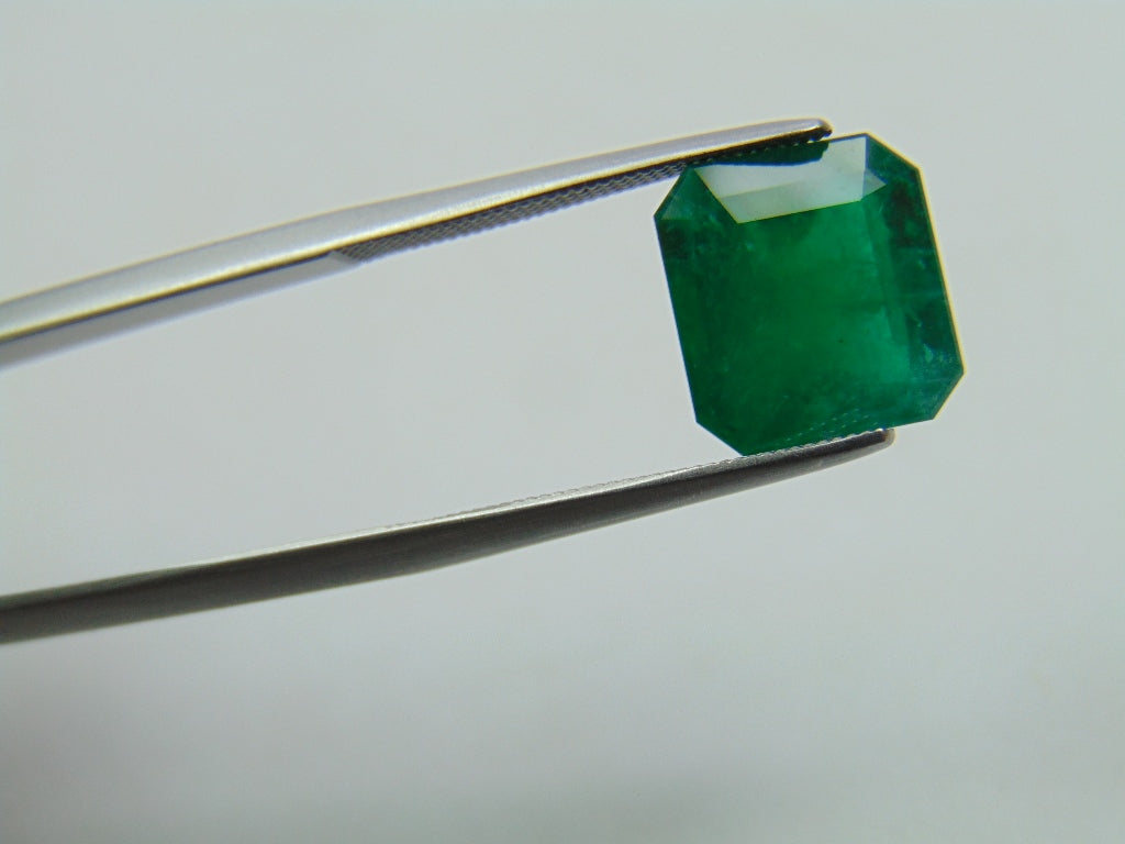 4.45ct Esmeralda 10.5x9.5mm