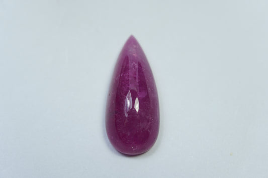 24.05ct Turmalina cabochão 30x12mm