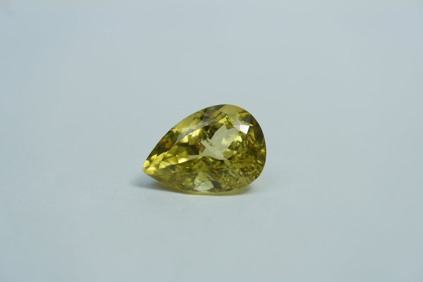 8.70ct Crisólita 15x10mm
