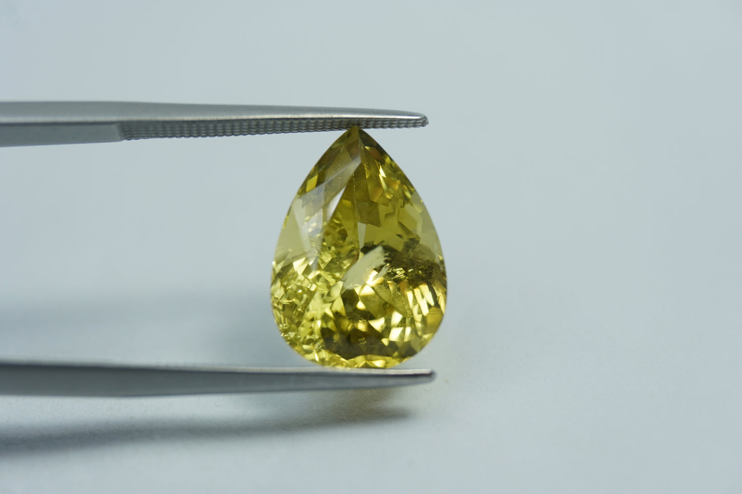 8.70ct Crisólita 15x10mm