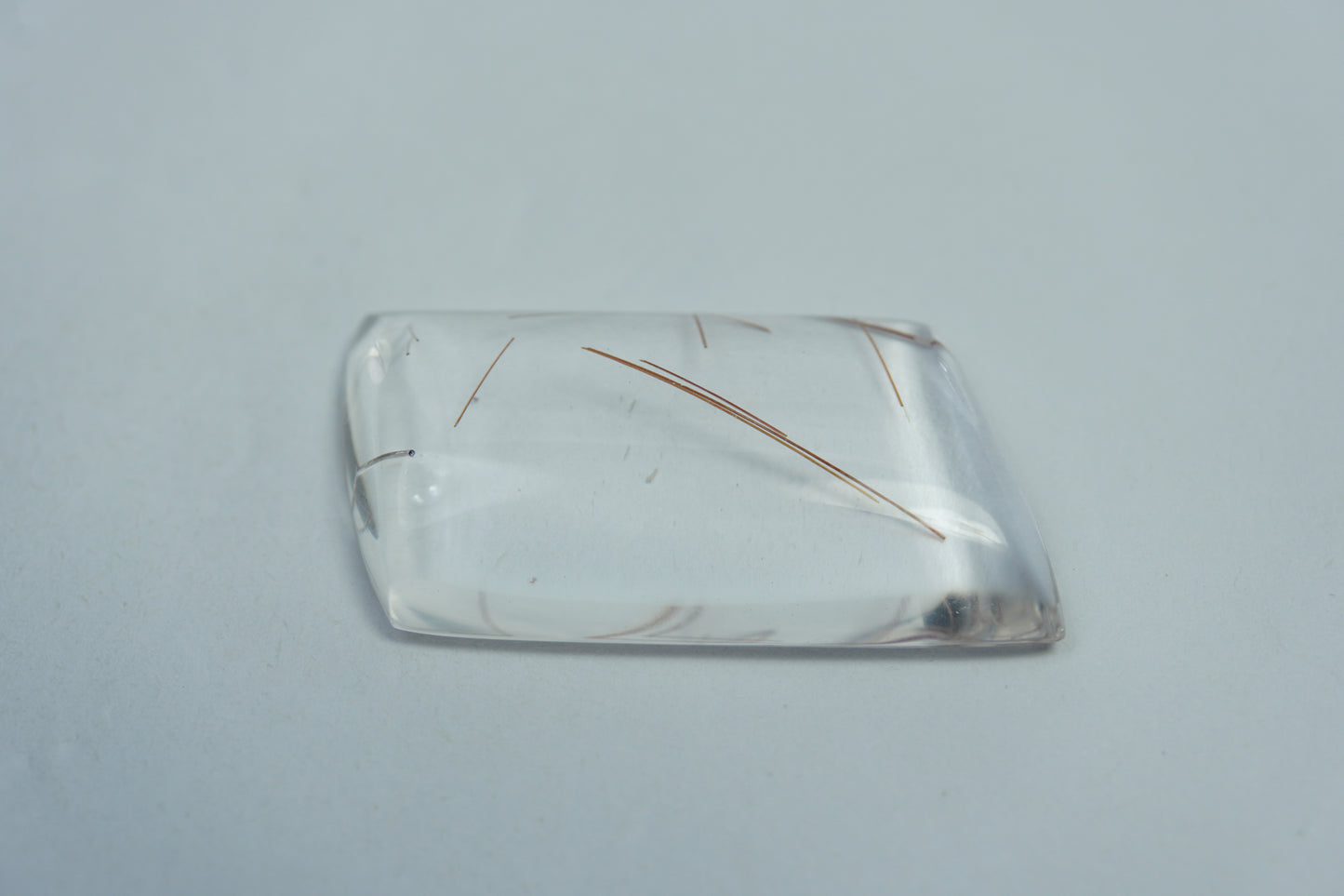 22.80ct Quartzo com inclusão 32x16mm