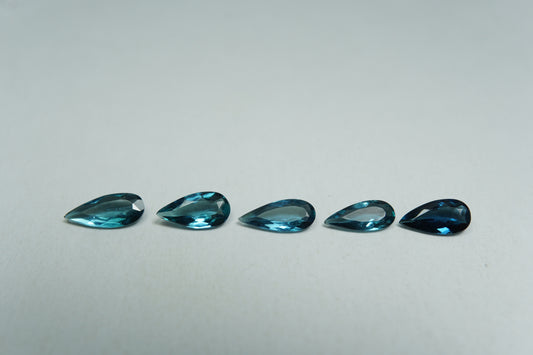 1.37ct Turmalina azul 8x4mm / 7x3mm / 6.5x4mm