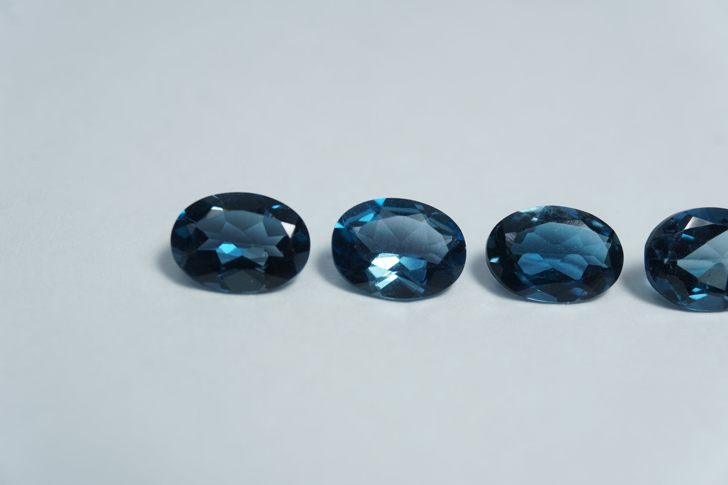 4.90ct Topázio London 8x6mm