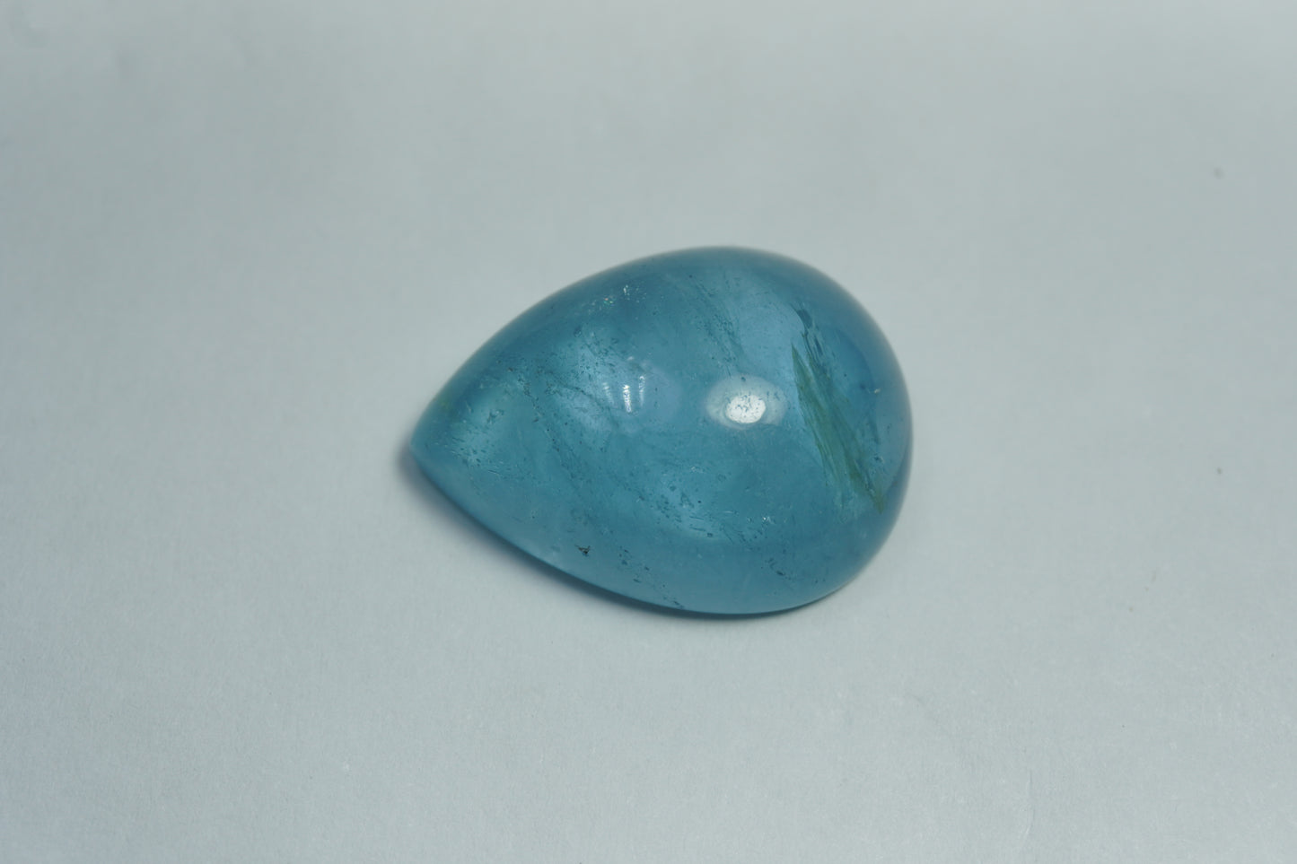 31.15ct Topázio cor natural cabochão 22x17mm