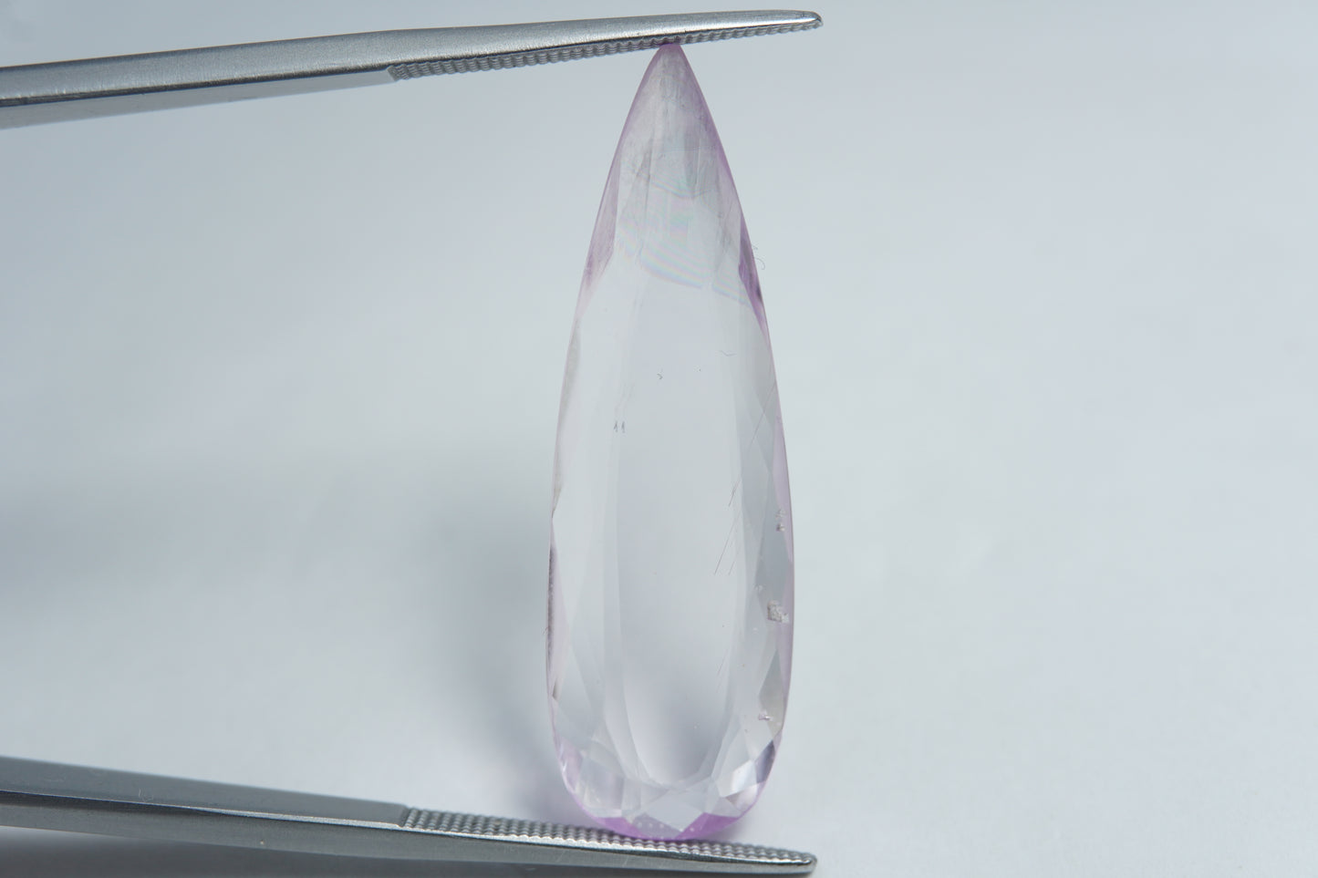 10.90ct Kunzita 34x11mm