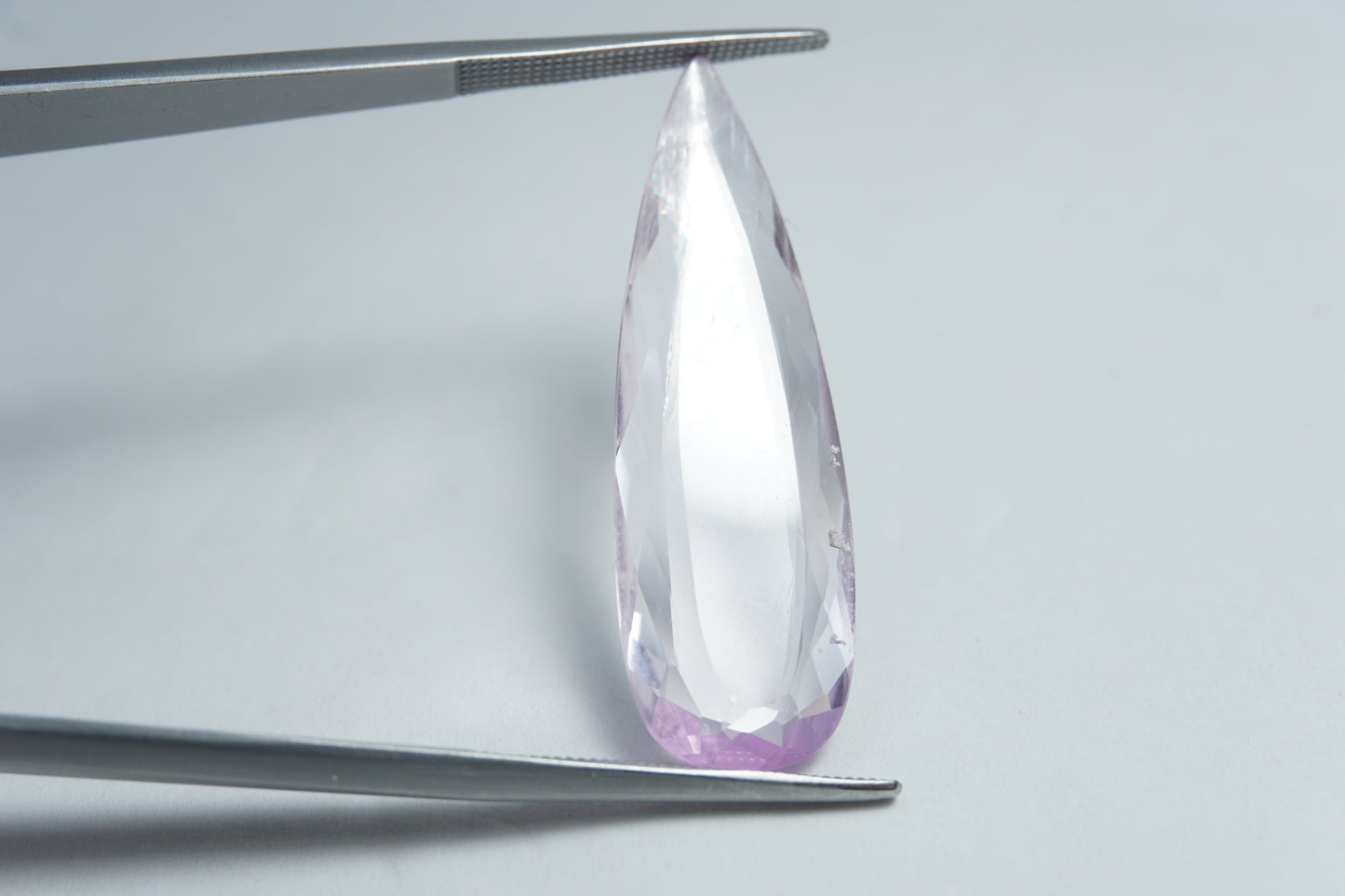 10.90ct Kunzita 34x11mm