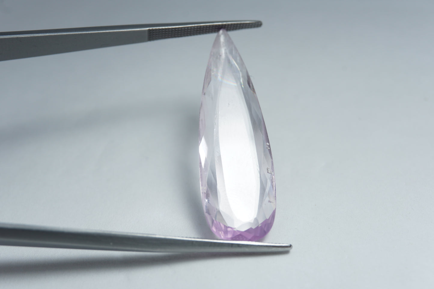 10.90ct Kunzita 34x11mm