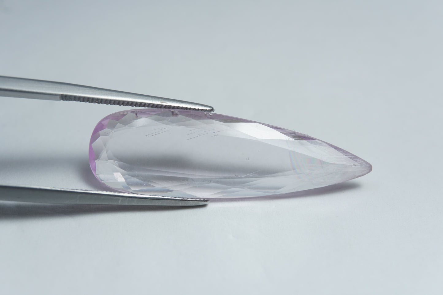 10.90ct Kunzita 34x11mm